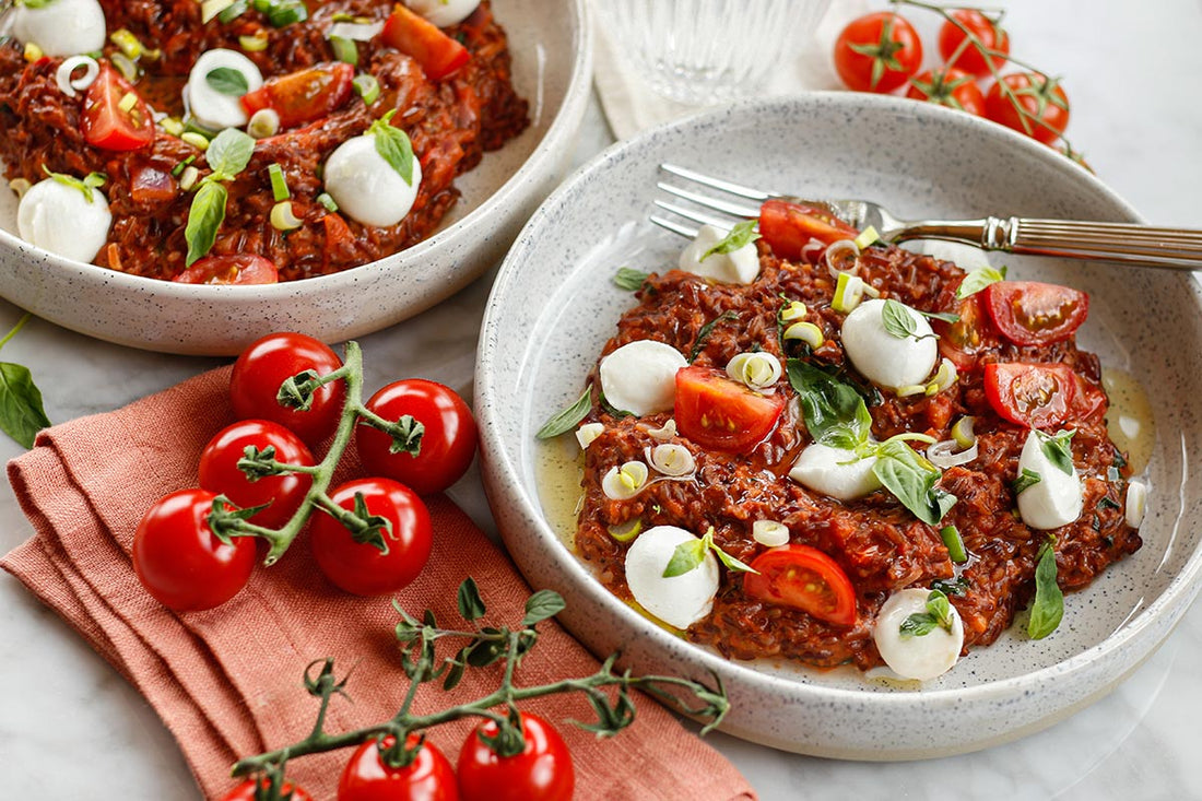 One Pot Tomatenreis mit Basilikum und Mozzarella 